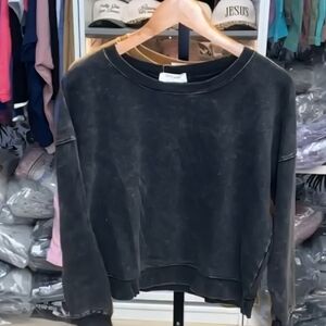 Zenana Outfitters Charcoal Crewneck Top- Size Large